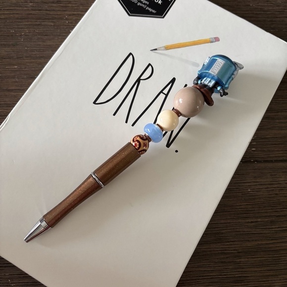 Disney Doorables: Star Wars: Bo-Katan Kryze handmade beaded pen - Picture 2 of 3